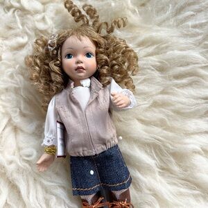 ASHTON DRAKE GALLERIES‎ DOLL HANDS ACROSS THE WORLD AUSTRALIA OLIVIA